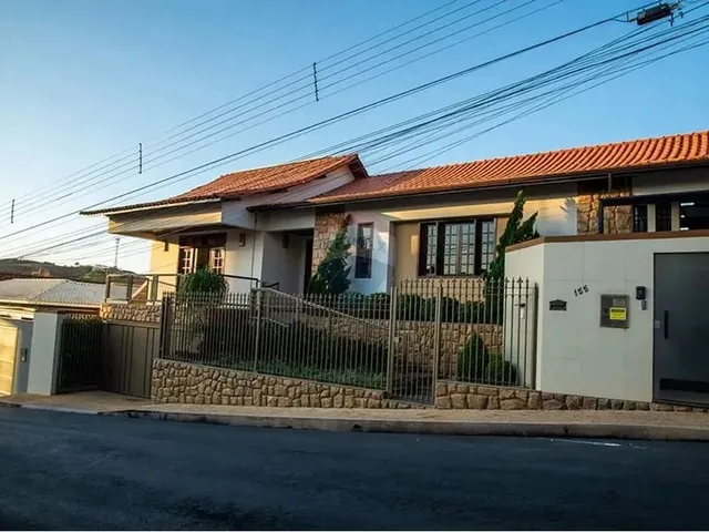 Imagem: Magnífica Casa, com 4 Quartos À Venda