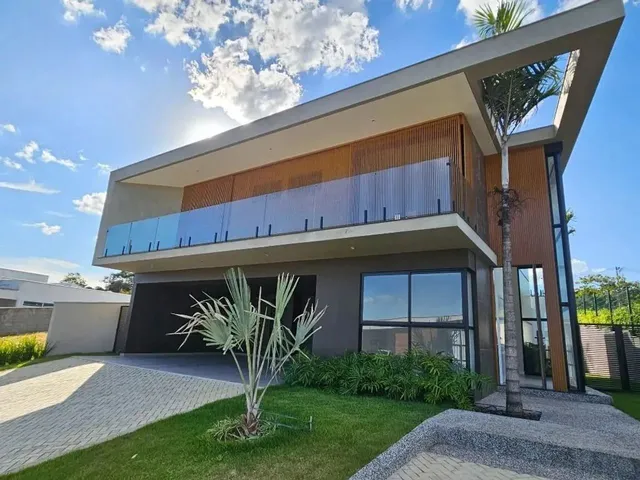 Imagem: Casa com 4 Dormitórios À Venda, 337 M²