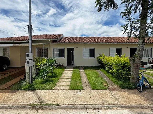 Imagem: Casa com 2 Quartos em Condomínio Fechado