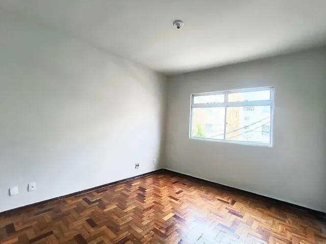 Imagem: Apartamento de 2 Quartos em Rua Plana no