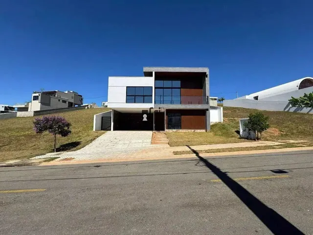 Imagem: Casa com 4 Dormitórios À Venda, 330 M²