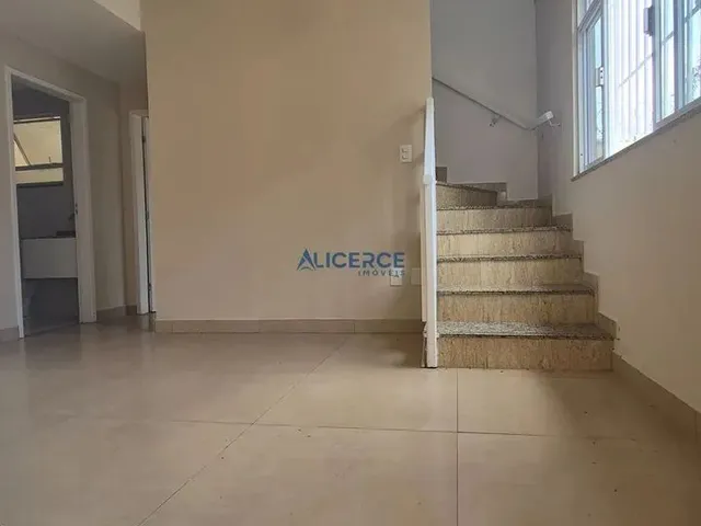 Imagem 11: Casa Duplex À Venda no Bairro São Pedro Excelente Localização - 3 Quartos
