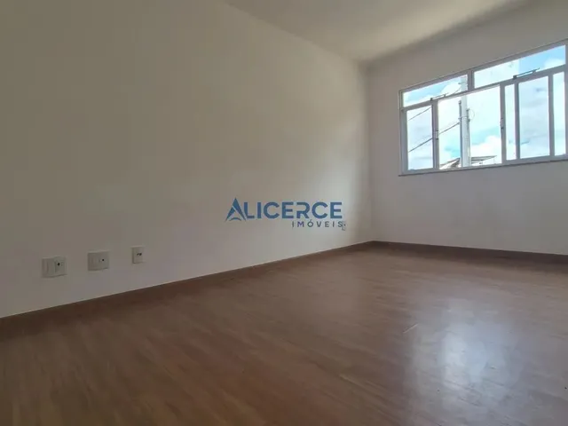 Imagem 10: Casa Duplex À Venda no Bairro São Pedro Excelente Localização - 3 Quartos
