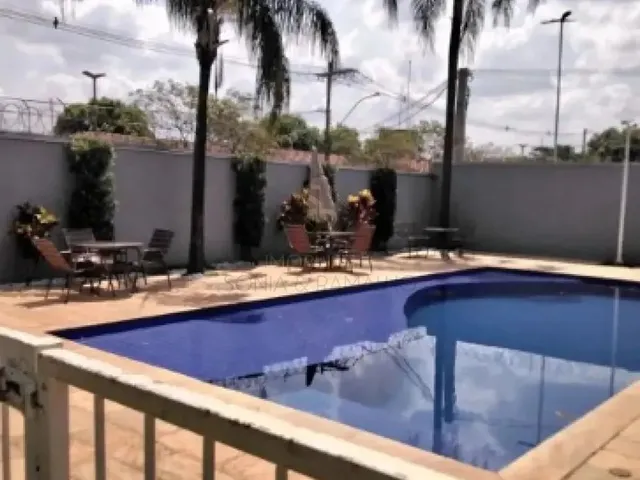 Imagem: A casa possui 3 Dormitórios, 1 Suíte, 3 Banheiros, 2