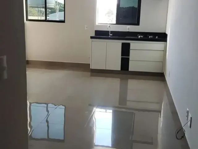 Imagem: O apartamento possui 1 Dormitório, 1 Banheiro, 1 Vaga na