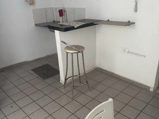 Imagem: Aluga-Se Kitnet na Av. Valter Alencar, Próximo