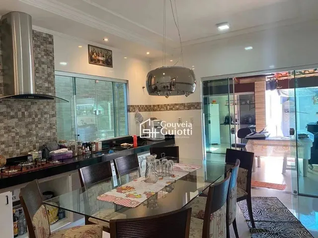 Imagem: Casa com 3 Dormitórios À Venda, 260 M²