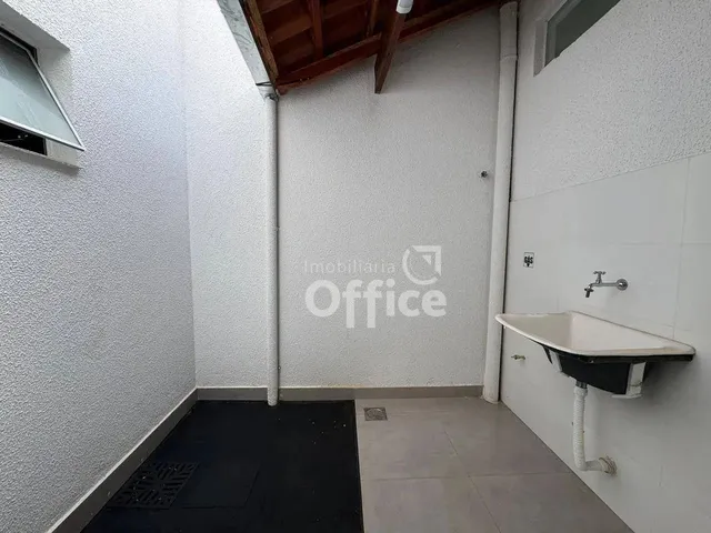 Imagem 5: Casa com 3 Dormitórios À Venda, 80 M² por R$ 250.000 - Polocentro 1ª Etapa