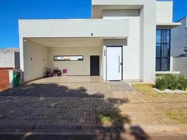 Imagem: A casa em condomínio possui 3 Dormitórios, 2 Banheiros, 4