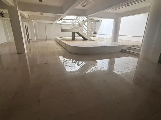 Imagem: Prédio de 5 Andares no Comércio - 1.913M2