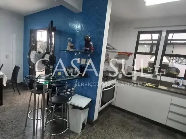 Imagem 8: Imóvel para Venda com 240 Metros Quadrados com 4 Quartos em Buritis - Belo Horizonte - Mg