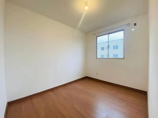 Imagem: O apartamento possui 2 Dormitórios, 1 Banheiro, 1 Vaga na