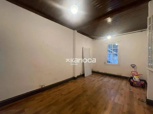 Imagem 3: Casa com 2 Dormitórios para Alugar , 120 M² por R$ 1,800 - Castelanea - Petrópolis/Rj