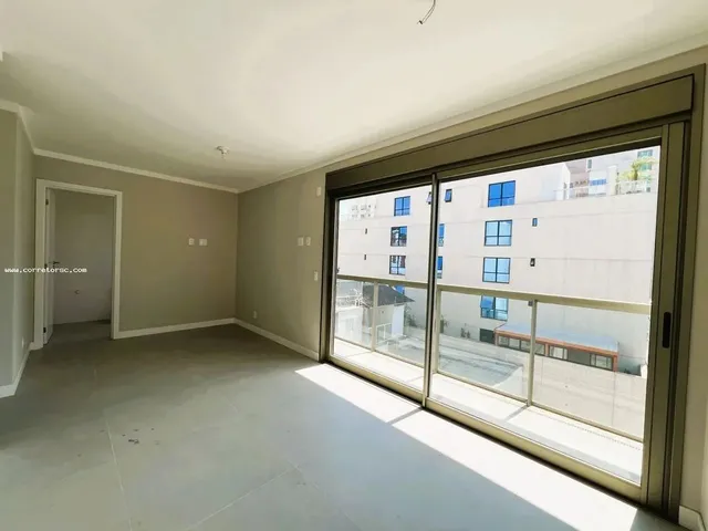 Imagem 12: Apartamento para Venda em Florianópolis, Centro, 3 Dormitórios, 3 Suítes, 4 Banheiros