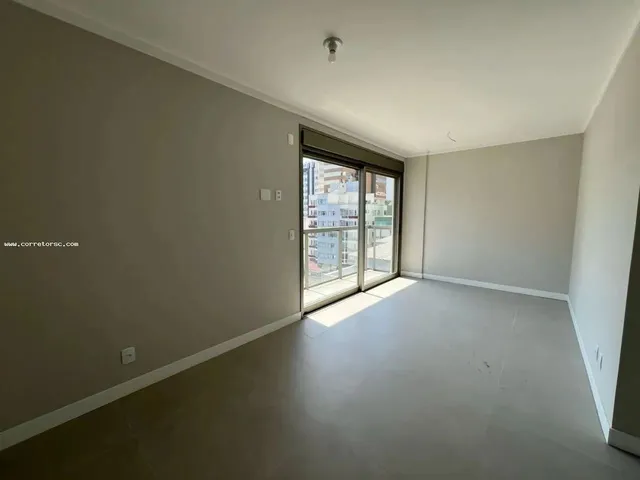 Imagem 8: Apartamento para Venda em Florianópolis, Centro, 3 Dormitórios, 3 Suítes, 4 Banheiros