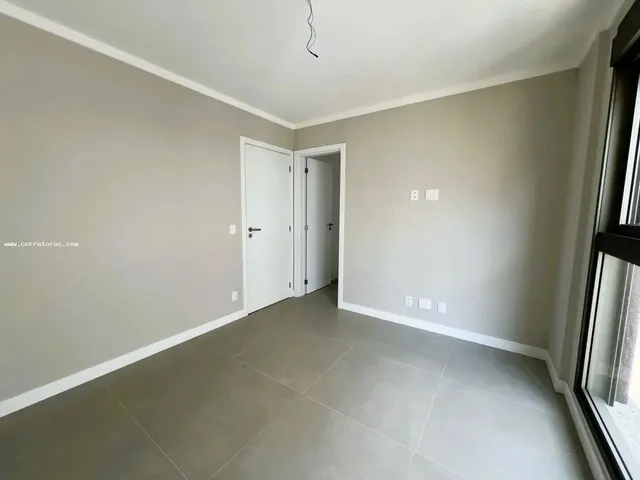 Imagem 9: Apartamento para Venda em Florianópolis, Centro, 3 Dormitórios, 3 Suítes, 4 Banheiros