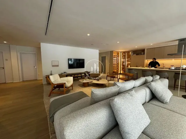 Imagem 16: Apartamento 4 Quartos com 4 Suítes e 219M² - Centro