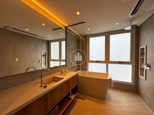Imagem 3: Apartamento 4 Quartos com 4 Suítes e 219M² - Centro