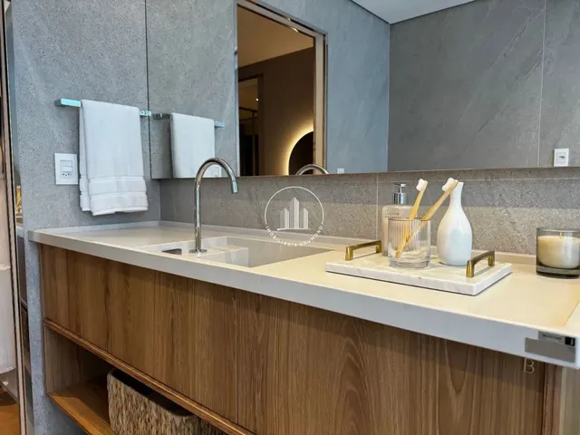 Imagem 7: Apartamento 4 Quartos com 4 Suítes e 219M² - Centro