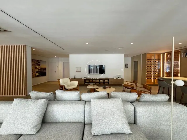 Imagem 12: Apartamento 4 Quartos com 4 Suítes e 219M² - Centro
