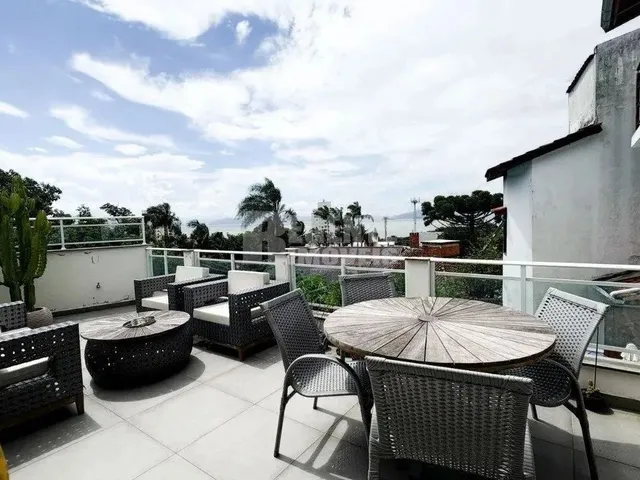 Imagem 1: Casa À Venda no Bairro Agronômica em Florianópolis