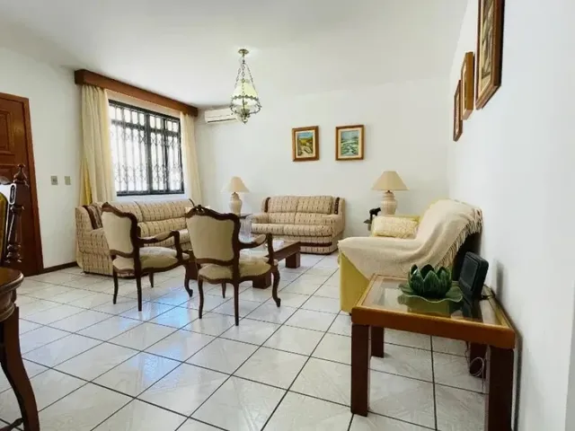 Imagem: Casa 5 Quartos com 2 Suítes e 395M²