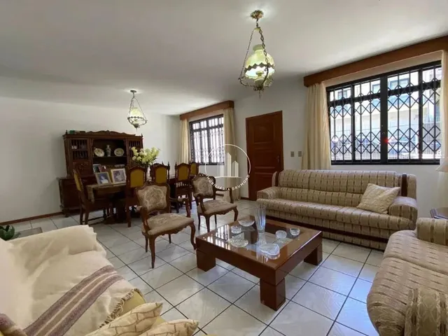 Imagem 6: Casa 5 Quartos com 2 Suítes e 395M² - Centro