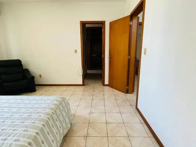 Imagem 5: Casa 5 Quartos com 2 Suítes e 395M² - Centro