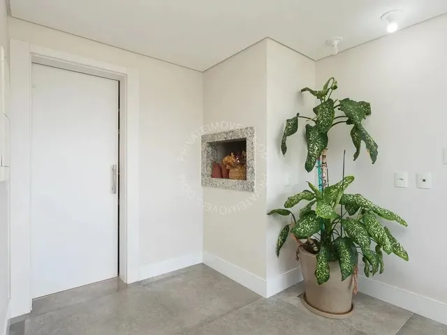 Imagem 12: Apartamento Mobiliado para Alugar no Rio Branco com 4 Quartos (3 Suítes