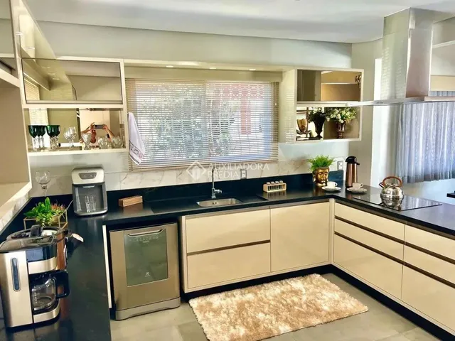 Imagem 14: Imóvel para Aluguel Possui 200 Metros Quadrados com 3 Quartos