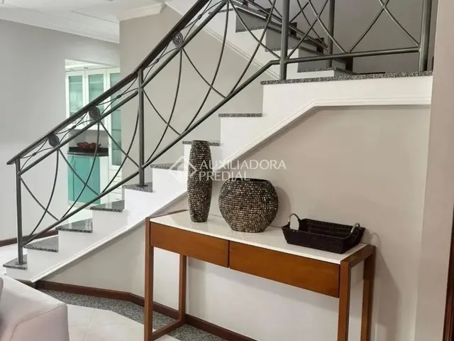 Imagem 2: Linda Casa Disponível em Jurerê Internacional, Florianópolis. com 240 M² de Área