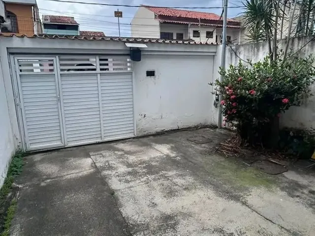 Imagem: A casa possui 3 Dormitórios, 3 Banheiros, 1 Vaga na