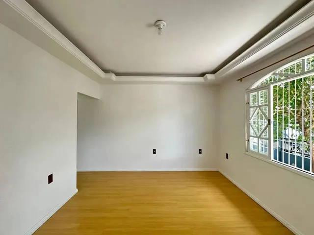Imagem 2: Casa com 120M Privativos Ampla com 3 Quartos, Uma Suíte e Pátio no Bairro Campeche Em