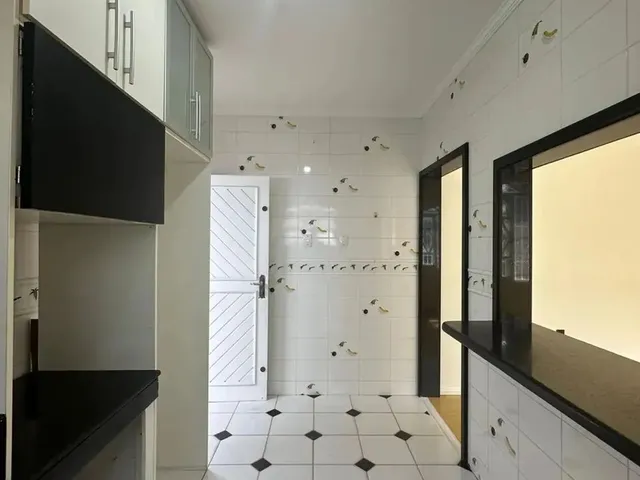Imagem 8: Casa com 120M Privativos Ampla com 3 Quartos, Uma Suíte e Pátio no Bairro Campeche Em