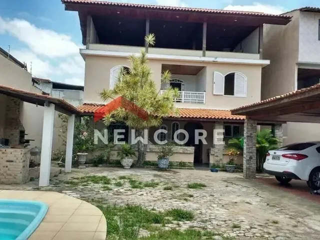 Imagem: A casa possui 2 Dormitórios, 1 Suíte, 3 Banheiros, 2