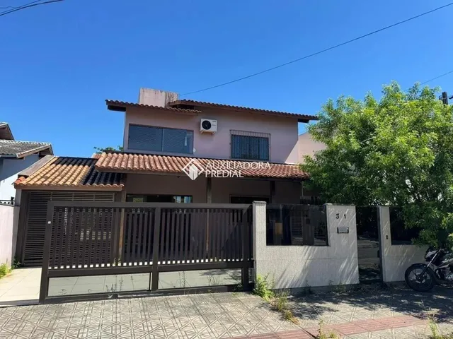 Imagem: Casa Mobiliada de 4 Dormitórios - Bairro