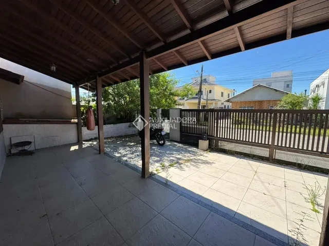 Imagem 11: Casa Mobiliada de 4 Dormitórios - Bairro Carianos - Florianópolis/Sc