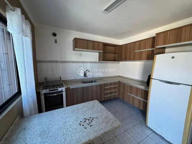 Imagem 10: Casa Mobiliada de 4 Dormitórios - Bairro Carianos - Florianópolis/Sc