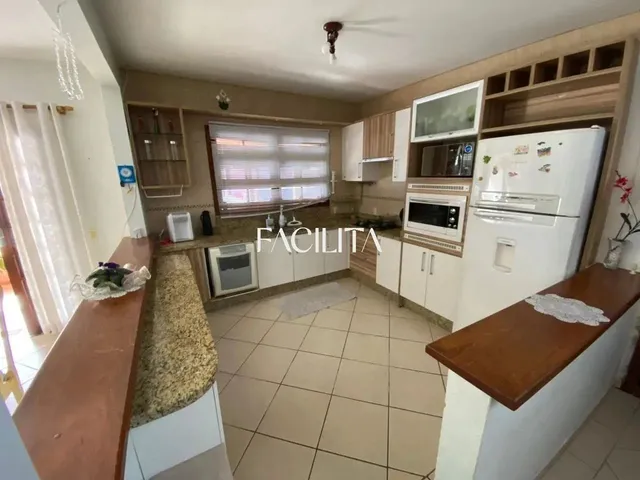 Imagem 9: Casa com 3 Quartos no Bairro Carianos, Florianópolis
