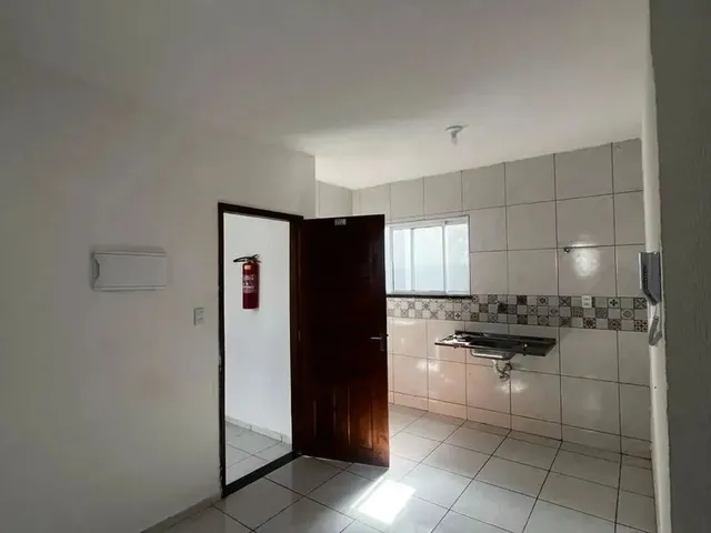 Imagem 4: Imóvel para Aluguel Possui 64 Metros Quadrados com 2 Quartos em Caracanga - Itaitinga