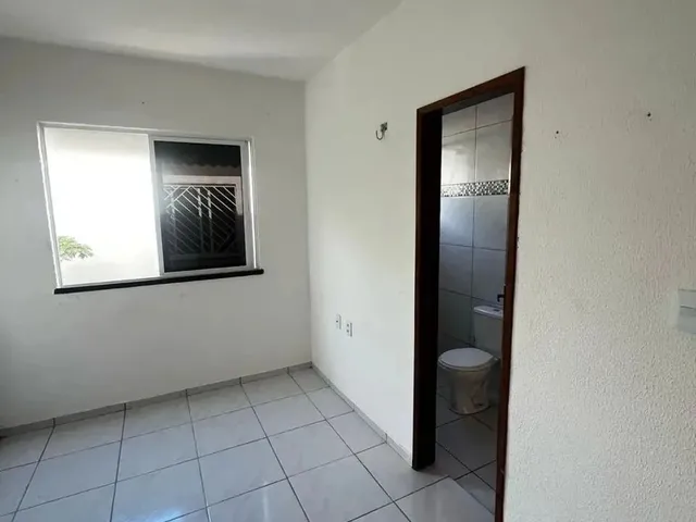 Imagem 8: Imóvel para Aluguel Possui 64 Metros Quadrados com 2 Quartos em Caracanga - Itaitinga