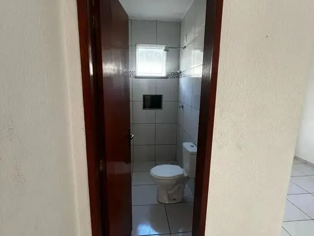 Imagem 2: Imóvel para Aluguel Possui 64 Metros Quadrados com 2 Quartos em Caracanga - Itaitinga