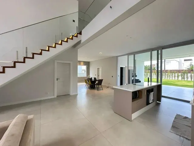 Imagem 10: Casa Alto Padrão com 320M de 4 Quartos Sendo 2 Suítes em Condomínio com Infra No