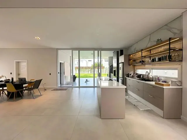 Imagem 8: Casa Alto Padrão com 320M de 4 Quartos Sendo 2 Suítes em Condomínio com Infra No