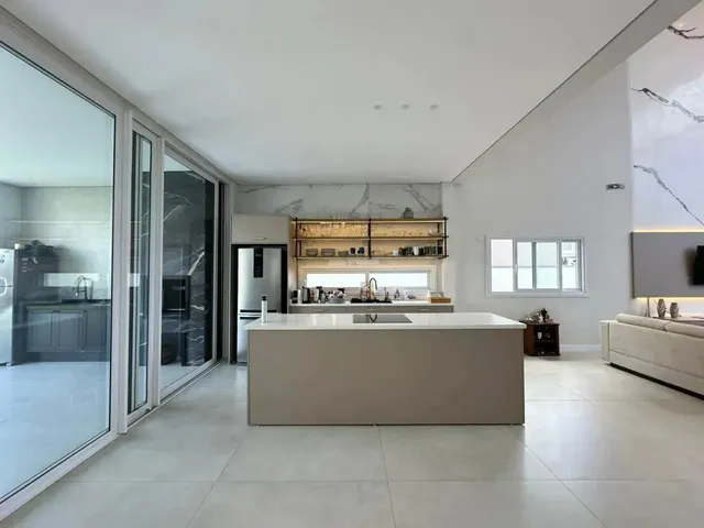 Imagem 3: Casa Alto Padrão com 320M de 4 Quartos Sendo 2 Suítes em Condomínio com Infra No