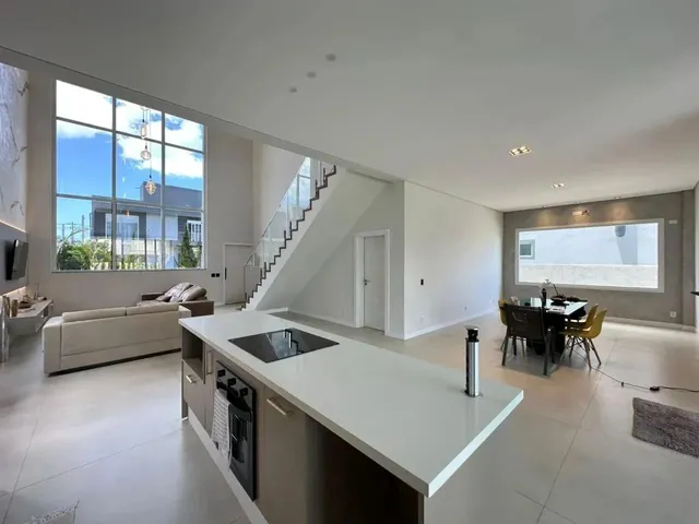 Imagem 13: Casa Alto Padrão com 320M de 4 Quartos Sendo 2 Suítes em Condomínio com Infra No