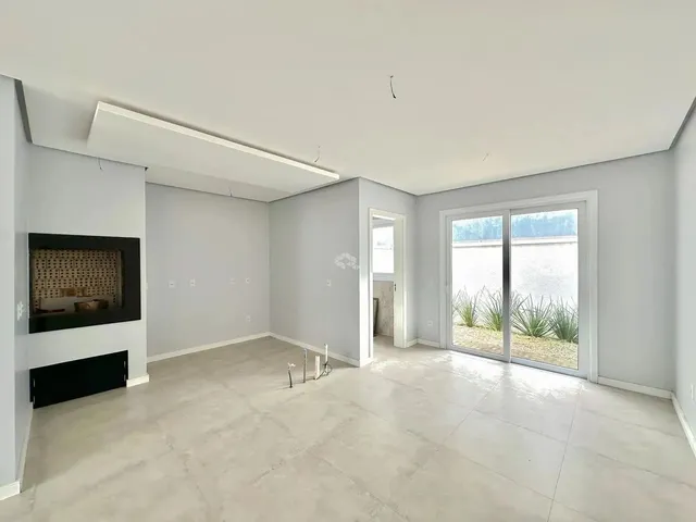 Imagem 1: Casa Sobrado no Bairro Moinhos de Vento com 3 Dormitórios, Suíte, Closet, Suíte