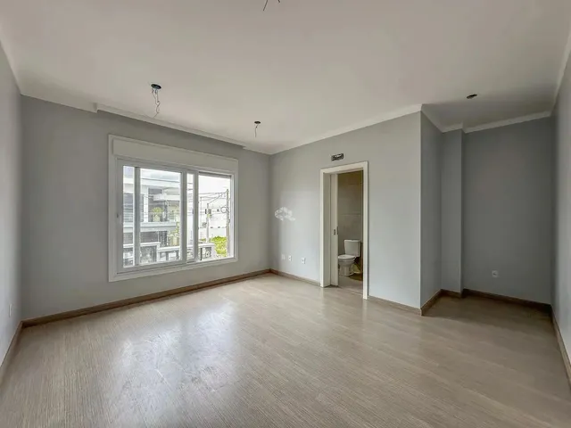 Imagem 5: Casa Sobrado no Bairro Moinhos de Vento com 3 Dormitórios, Suíte, Closet, Suíte