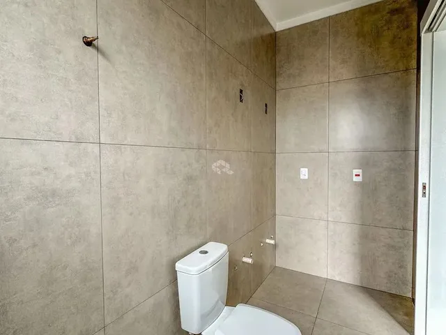 Imagem 13: Casa Sobrado no Bairro Moinhos de Vento com 3 Dormitórios, Suíte, Closet, Suíte