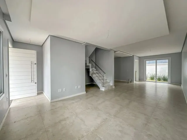 Imagem 3: Casa Sobrado no Bairro Moinhos de Vento com 3 Dormitórios, Suíte, Closet, Suíte